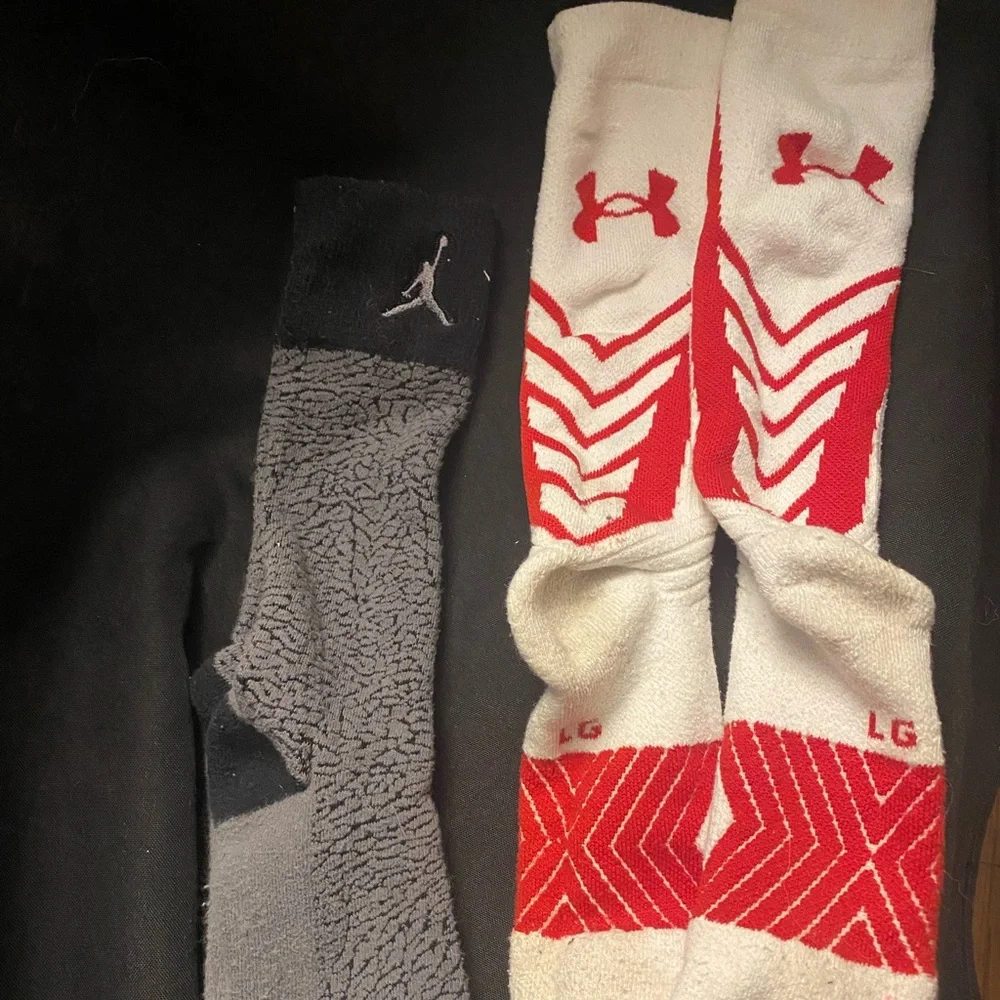 Mix lot of‎ 2 Socks-Under Armour and Jordan